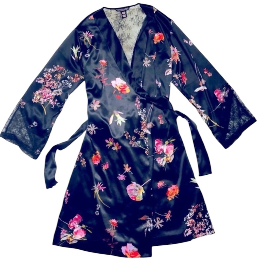Victoria's Sectet Floral Lace Chantilly Kimono Robe Size XS/S - Picture 5 of 16